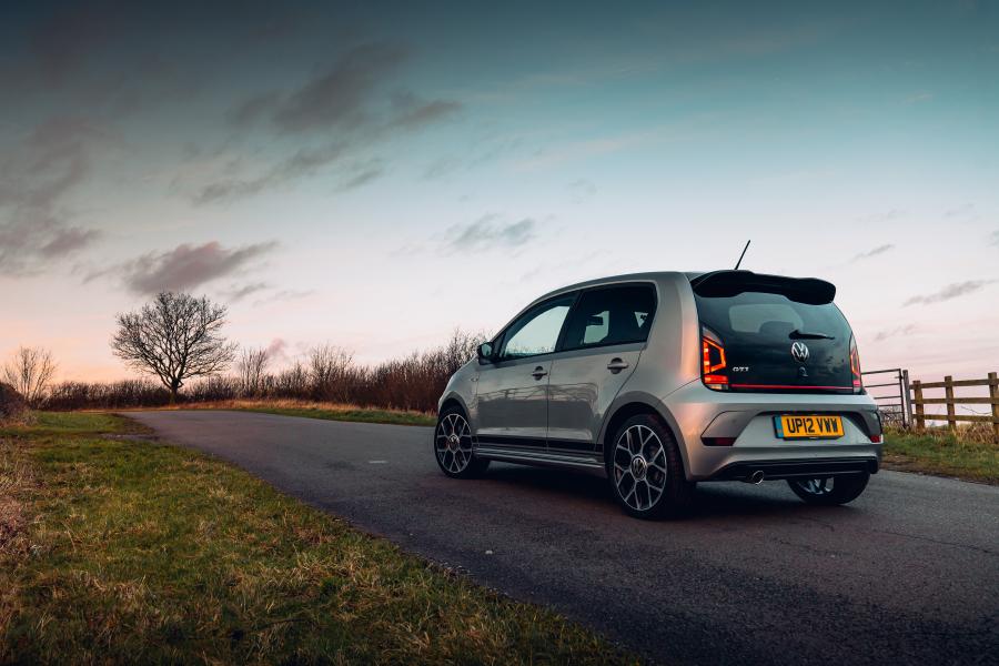  Volkswagen up! GTI 2020 года  (UK) (фото 17 из 40)